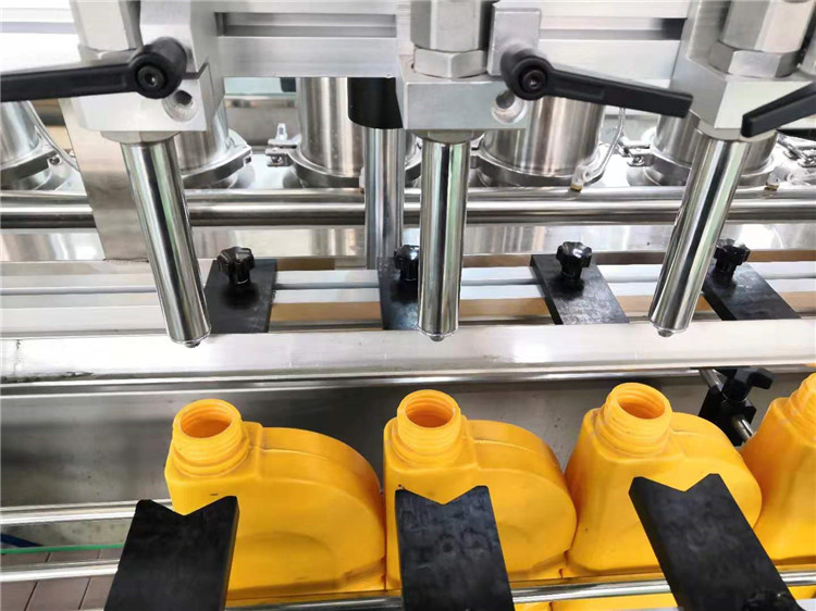 LDPボトル化学充填機