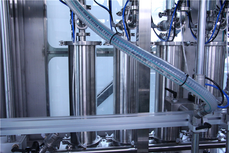 チョコレート充填機