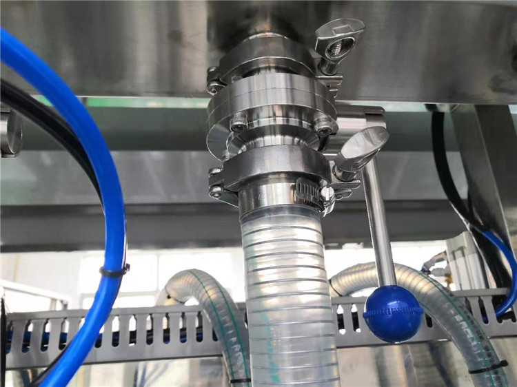 チョコレート充填機