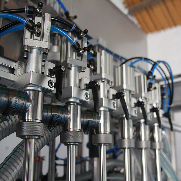 オイルボトル充填機